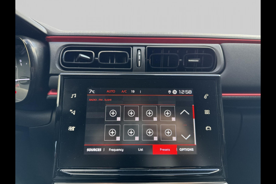 Citroën C3 1.2 PureTech C-Series Cruise-control / apple carplay android auto / climate control