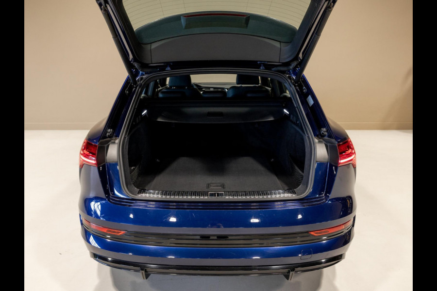 Audi e-tron 55 quattro S edition 95 kWh / 408pk / Panorama dak / Rondomzicht camera /