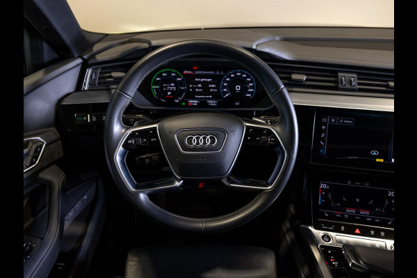 Audi e-tron 55 quattro S edition 95 kWh / 408pk / Panorama dak / Rondomzicht camera /