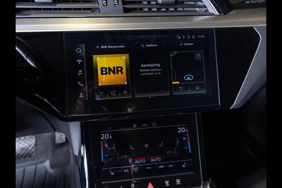 Audi e-tron 55 quattro S edition 95 kWh / 408pk / Panorama dak / Rondomzicht camera /