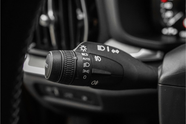 Volvo S60 2.0 T8 AWD Twin Engine Inscription R-Design Leder ACC H/K HUD 360°