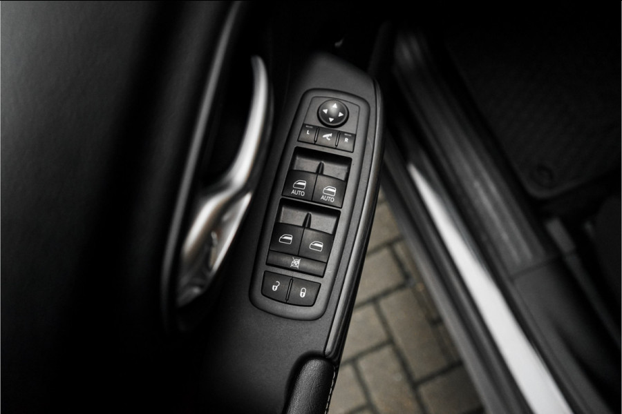 Jeep Cherokee 2.2 Limited 200PK 4WD Automaat Xenon 18"