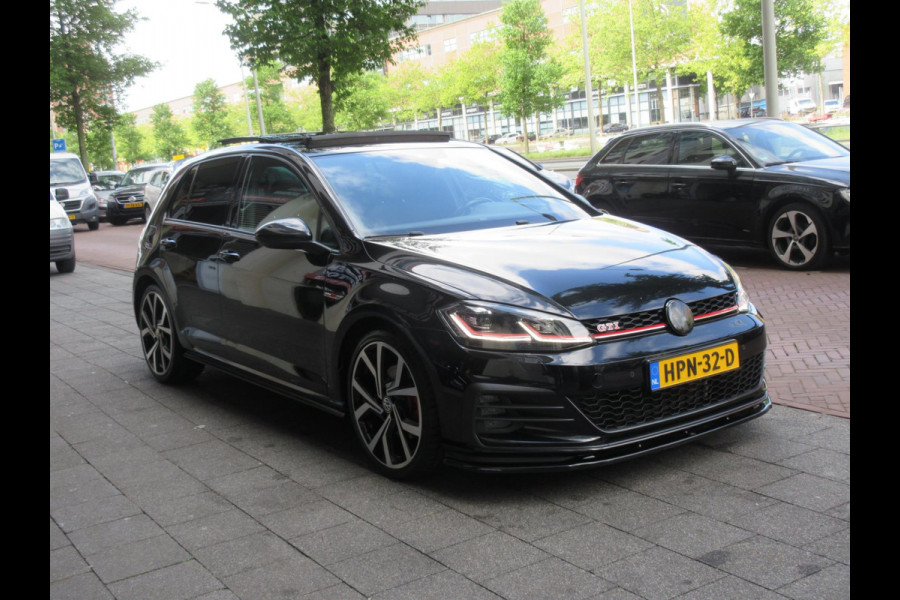Volkswagen Golf 2.0 TSI GTI Performance Aut Virtual Camera Carplay Pano