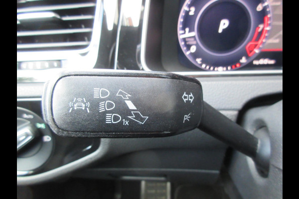 Volkswagen Golf 2.0 TSI GTI Performance Aut Virtual Camera Carplay Pano