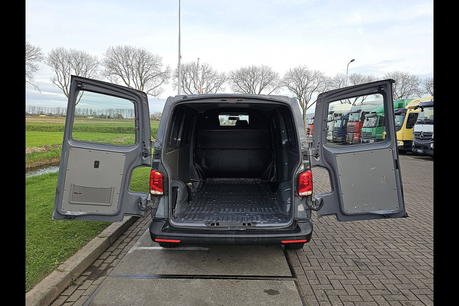 Volkswagen Transporter 2.0 TDI L2H1 Automaat Airco Achterdeuren 3 Zits Cruise Control Euro6 150 PK!
