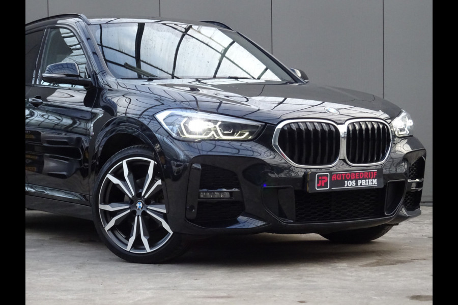 BMW X1 sDrive18i High Executive * M-PAKKET * 20 INCH * HEAD-UP * DEALER ONDERH. !!