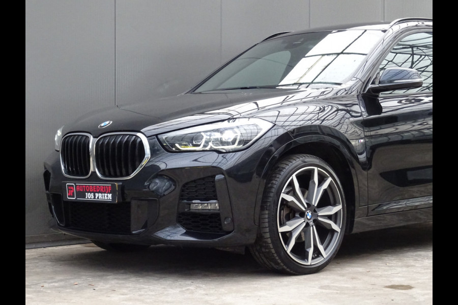 BMW X1 sDrive18i High Executive * M-PAKKET * 20 INCH * HEAD-UP * DEALER ONDERH. !!