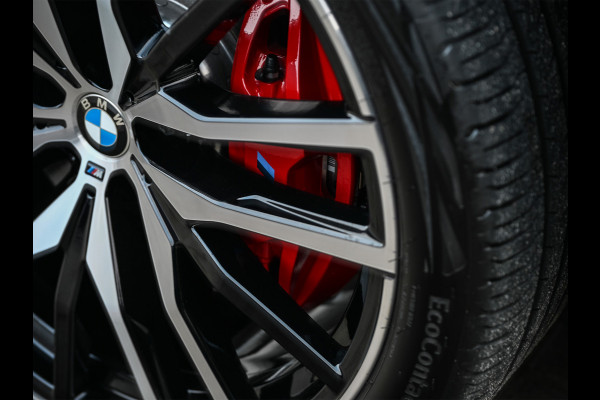 BMW X5 XDRIVE 50e | M-SPORT PRO | PANORAMADAK | AMBIANCE INTEIRUER | ACTIVE CRUISE | ICONIC GLOW | CARBON BLACK | COMFORT ACCESS | COMF