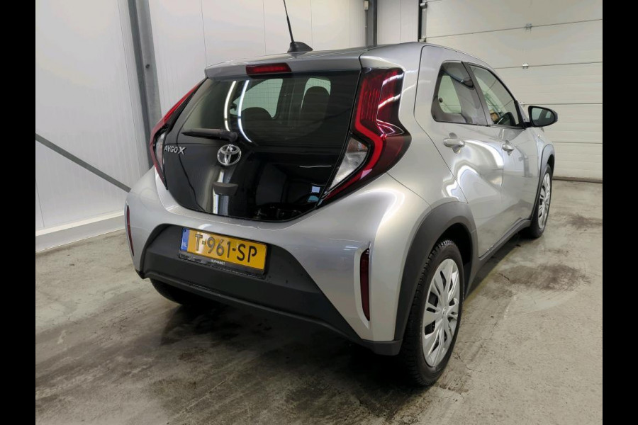 Toyota Aygo X 1.0 VVT-i MT Play Airco Navi Carplay PDC + Camera Achter Cruise Control