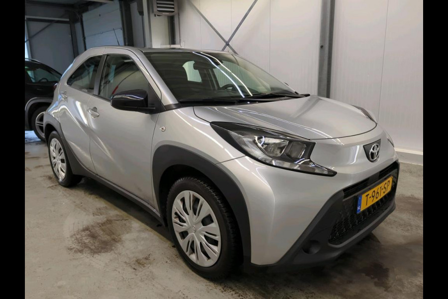 Toyota Aygo X 1.0 VVT-i MT Play Airco Navi Carplay PDC + Camera Achter Cruise Control