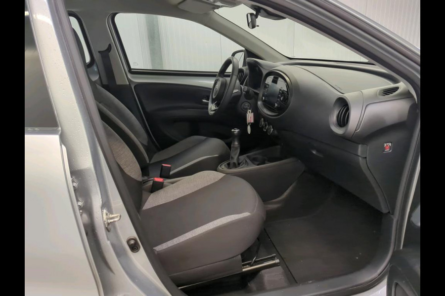 Toyota Aygo X 1.0 VVT-i MT Play Airco Navi Carplay PDC + Camera Achter Cruise Control