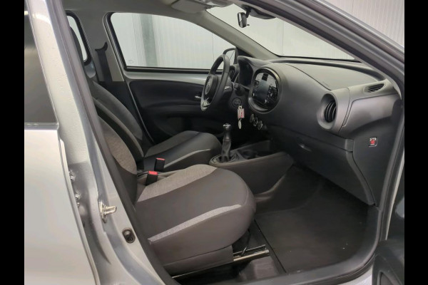 Toyota Aygo X 1.0 VVT-i MT Play Airco Navi Carplay PDC + Camera Achter Cruise Control