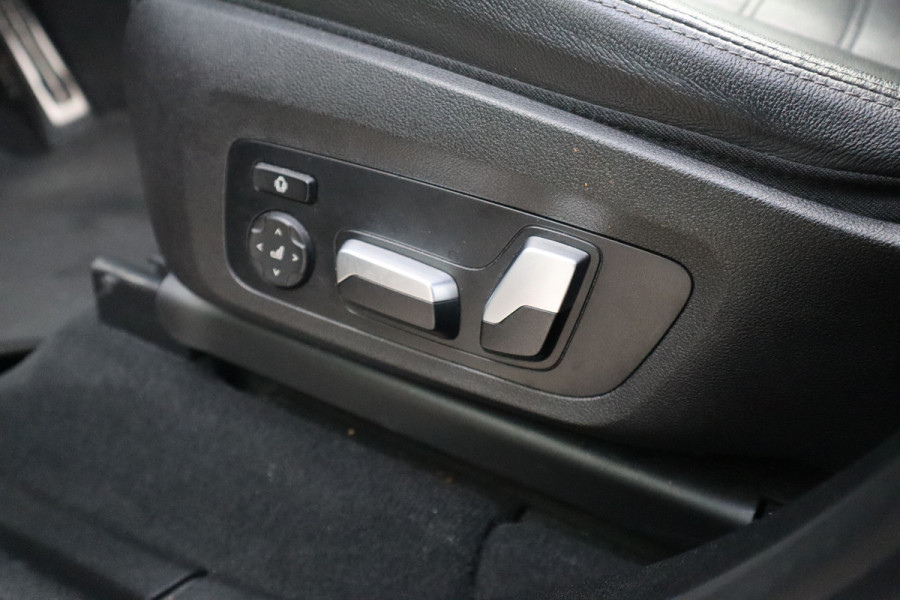 BMW X3 xDrive30e High Executive Pano / 360 cam / Elec stoelen / Trekhaak /