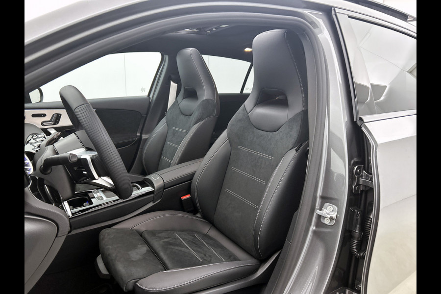 Mercedes-Benz A-Klasse 250 e Business Solution AMG | AMG Line Plus pakket | Nightpakket | Antidiefstalpakket URBAN GUARD PLUS | Augmented Reality Navigation | 360°-camera | Memorypakket | Head-up display |