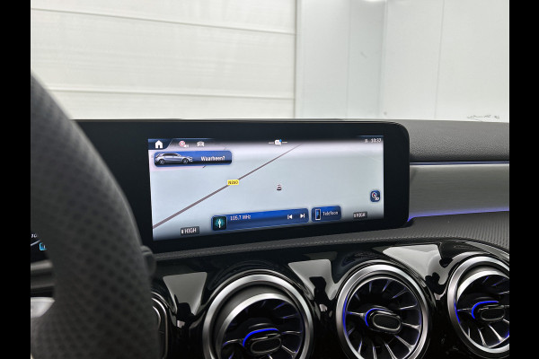 Mercedes-Benz A-Klasse 250 e Business Solution AMG | AMG Line Plus pakket | Nightpakket | Antidiefstalpakket URBAN GUARD PLUS | Augmented Reality Navigation | 360°-camera | Memorypakket | Head-up display |