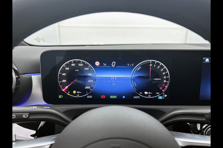 Mercedes-Benz A-Klasse 250 e Business Solution AMG | AMG Line Plus pakket | Nightpakket | Antidiefstalpakket URBAN GUARD PLUS | Augmented Reality Navigation | 360°-camera | Memorypakket | Head-up display |