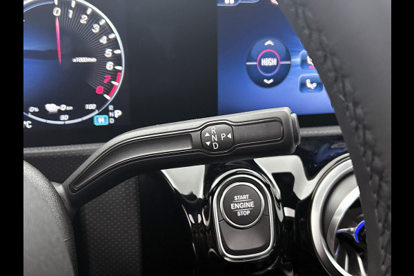 Mercedes-Benz A-Klasse 250 e Business Solution AMG | AMG Line Plus pakket | Nightpakket | Antidiefstalpakket URBAN GUARD PLUS | Augmented Reality Navigation | 360°-camera | Memorypakket | Head-up display |