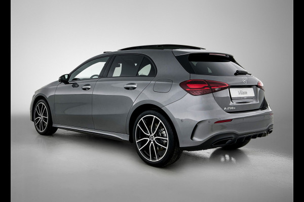 Mercedes-Benz A-Klasse 250 e Business Solution AMG | AMG Line Plus pakket | Nightpakket | Antidiefstalpakket URBAN GUARD PLUS | Augmented Reality Navigation | 360°-camera | Memorypakket | Head-up display |
