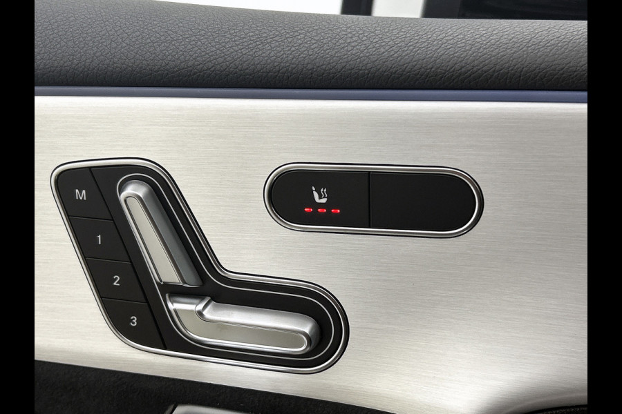 Mercedes-Benz A-Klasse 250 e Business Solution AMG | AMG Line Plus pakket | Nightpakket | Antidiefstalpakket URBAN GUARD PLUS | Augmented Reality Navigation | 360°-camera | Memorypakket | Head-up display |