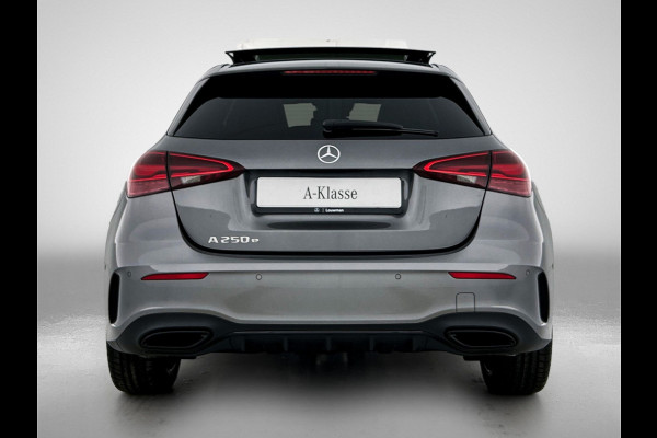 Mercedes-Benz A-Klasse 250 e Business Solution AMG | AMG Line Plus pakket | Nightpakket | Antidiefstalpakket URBAN GUARD PLUS | Augmented Reality Navigation | 360°-camera | Memorypakket | Head-up display |