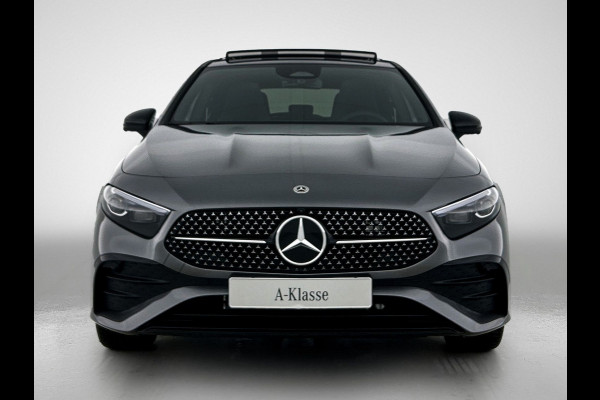 Mercedes-Benz A-Klasse 250 e Business Solution AMG | AMG Line Plus pakket | Nightpakket | Antidiefstalpakket URBAN GUARD PLUS | Augmented Reality Navigation | 360°-camera | Memorypakket | Head-up display |