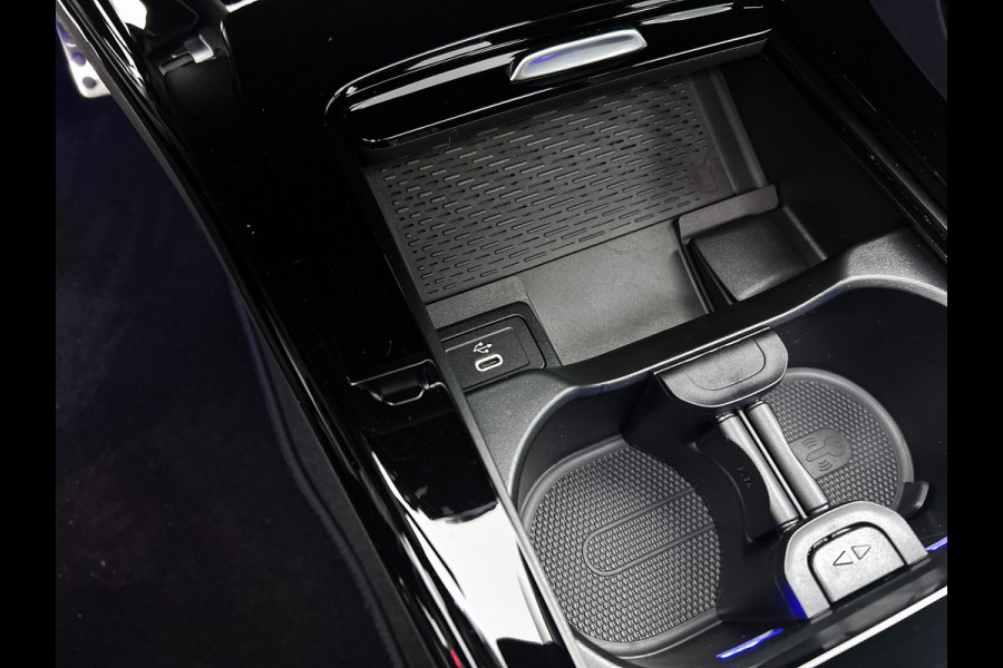 Mercedes-Benz A-Klasse 250 e Business Solution AMG | AMG Line Plus pakket | Nightpakket | Antidiefstalpakket URBAN GUARD PLUS | Augmented Reality Navigation | 360°-camera | Memorypakket | Head-up display |