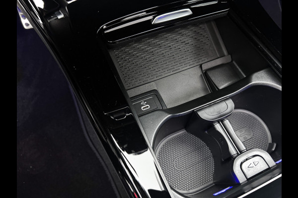 Mercedes-Benz A-Klasse 250 e Business Solution AMG | AMG Line Plus pakket | Nightpakket | Antidiefstalpakket URBAN GUARD PLUS | Augmented Reality Navigation | 360°-camera | Memorypakket | Head-up display |