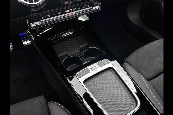 Mercedes-Benz A-Klasse 250 e Business Solution AMG | AMG Line Plus pakket | Nightpakket | Antidiefstalpakket URBAN GUARD PLUS | Augmented Reality Navigation | 360°-camera | Memorypakket | Head-up display |
