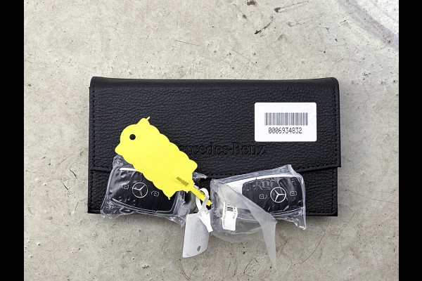 Mercedes-Benz A-Klasse 250 e Business Solution AMG | AMG Line Plus pakket | Nightpakket | Antidiefstalpakket URBAN GUARD PLUS | Augmented Reality Navigation | 360°-camera | Memorypakket | Head-up display |