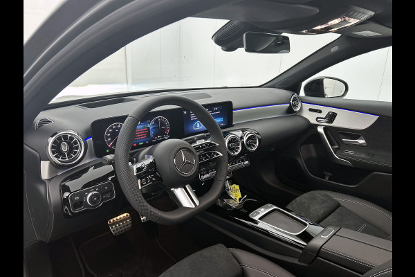 Mercedes-Benz A-Klasse 250 e Business Solution AMG | AMG Line Plus pakket | Nightpakket | Antidiefstalpakket URBAN GUARD PLUS | Augmented Reality Navigation | 360°-camera | Memorypakket | Head-up display |