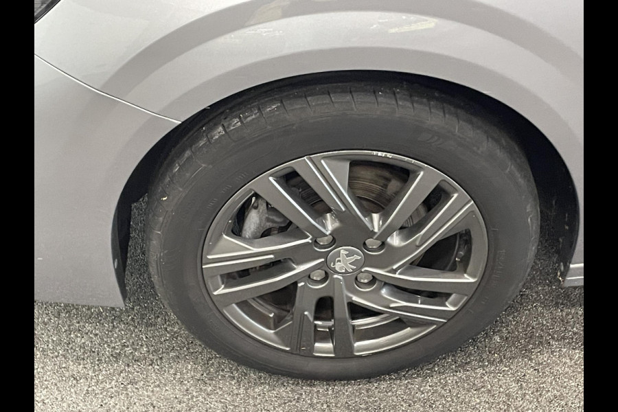 Peugeot 208 1.2 PureTech 100pk Active Pack | Navigatie | Apple Carplay/Android Auto | Parkeersensoren achter | Cruise Control | Airco | Lichtmetalen velgen
