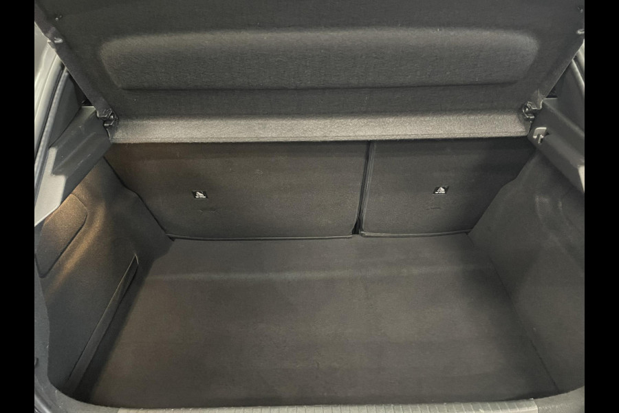 Peugeot 208 1.2 PureTech 100pk Active Pack | Navigatie | Apple Carplay/Android Auto | Parkeersensoren achter | Cruise Control | Airco | Lichtmetalen velgen