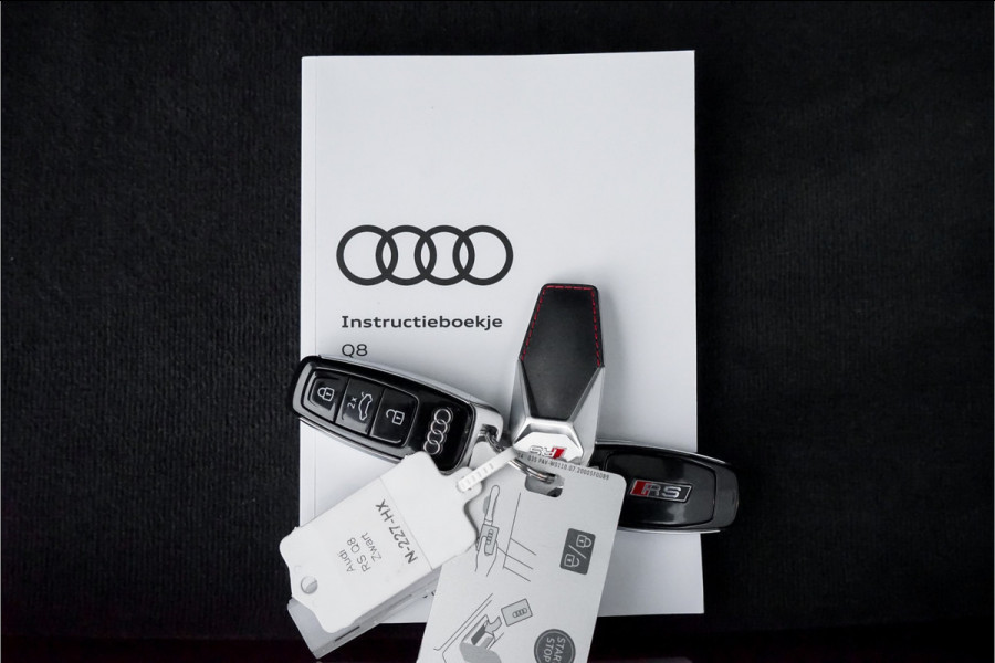 Audi Q8 4.0 TFSI RS Q8 Quattro Dynamic+ Keramisch Pano B&O Trekhaak Alcantara 23"