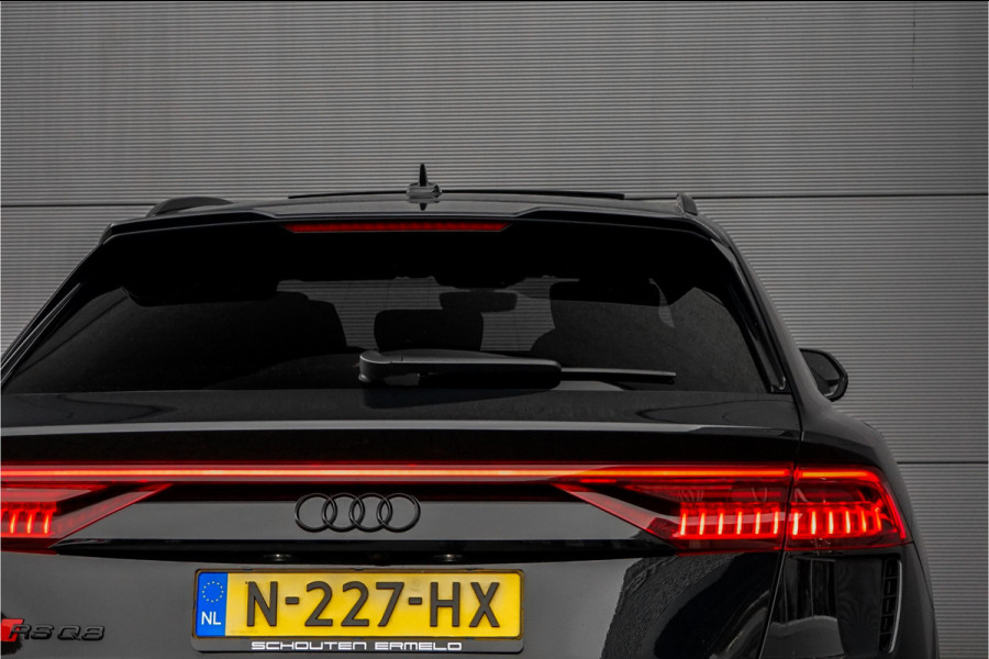 Audi Q8 4.0 TFSI RS Q8 Quattro Dynamic+ Keramisch Pano B&O Trekhaak Alcantara 23"