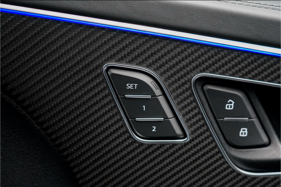 Audi Q8 4.0 TFSI RS Q8 Quattro Dynamic+ Keramisch Pano B&O Trekhaak Alcantara 23"