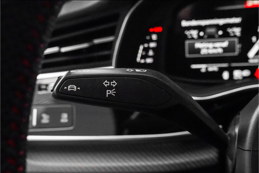 Audi Q8 4.0 TFSI RS Q8 Quattro Dynamic+ Keramisch Pano B&O Trekhaak Alcantara 23"