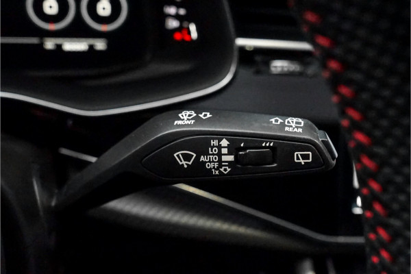 Audi Q8 4.0 TFSI RS Q8 Quattro Dynamic+ Keramisch Pano B&O Trekhaak Alcantara 23"