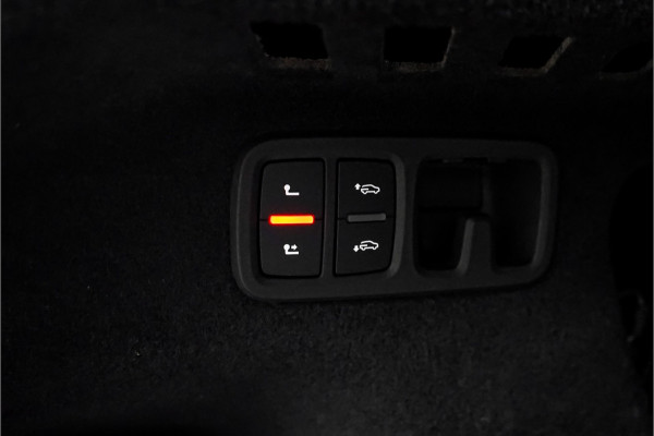 Audi Q8 4.0 TFSI RS Q8 Quattro Dynamic+ Keramisch Pano B&O Trekhaak Alcantara 23"