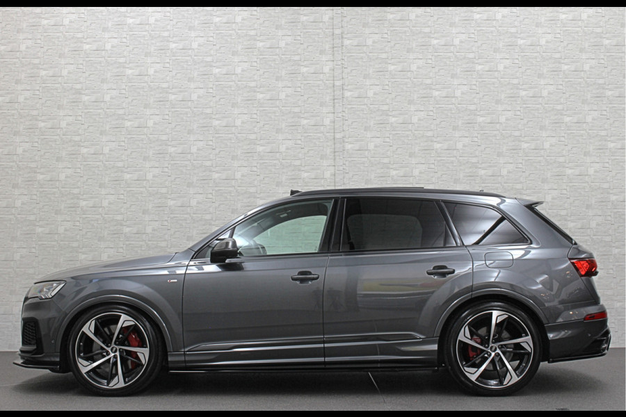 Audi Q7 60 462pk S Competition | Carbon Pack | 360 Camera | RS-Leder | ACC | Panorama | Laser-LED | Trekhaak | B&O Sound | 10-2023 | Nw.Pr; 133000,= | Keyless-Entry | Luchtvering | 22'' | Memory | Stoelverwarming V+A | Stuurverwarming | Stand Kachel | Zonwering | Carplay.