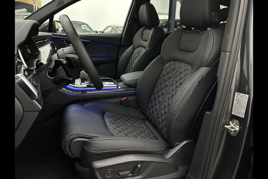 Audi Q7 60 462pk S Competition | Carbon Pack | 360 Camera | RS-Leder | ACC | Panorama | Laser-LED | Trekhaak | B&O Sound | 10-2023 | Nw.Pr; 133000,= | Keyless-Entry | Luchtvering | 22'' | Memory | Stoelverwarming V+A | Stuurverwarming | Stand Kachel | Zonwering | Carplay.