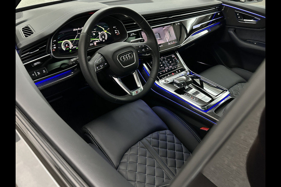 Audi Q7 60 462pk S Competition | Carbon Pack | 360 Camera | RS-Leder | ACC | Panorama | Laser-LED | Trekhaak | B&O Sound | 10-2023 | Nw.Pr; 133000,= | Keyless-Entry | Luchtvering | 22'' | Memory | Stoelverwarming V+A | Stuurverwarming | Stand Kachel | Zonwering | Carplay.