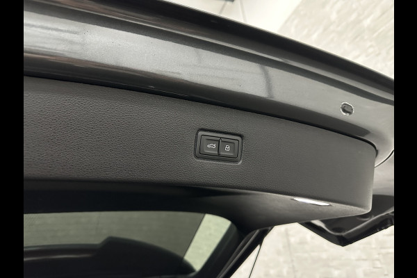 Audi Q7 60 462pk S Competition | Carbon Pack | 360 Camera | RS-Leder | ACC | Panorama | Laser-LED | Trekhaak | B&O Sound | 10-2023 | Nw.Pr; 133000,= | Keyless-Entry | Luchtvering | 22'' | Memory | Stoelverwarming V+A | Stuurverwarming | Stand Kachel | Zonwering | Carplay.