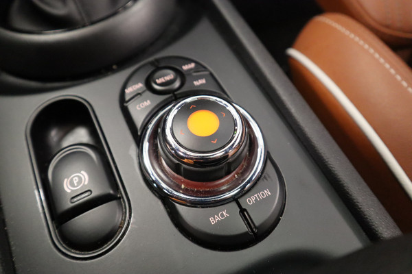 MINI Clubman 1.5 Cooper Business Edition Cruise/Climate panoramadak Navi Luxe Leder