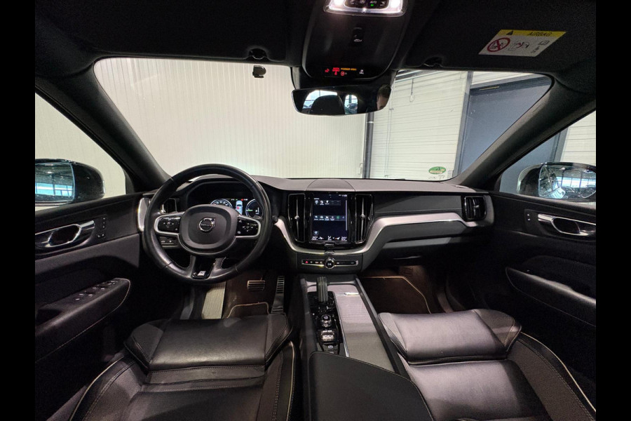 Volvo XC60 T8 R-Design ACC Schuif-kanteldak Parkeercamera Stoelverwarming 390pk