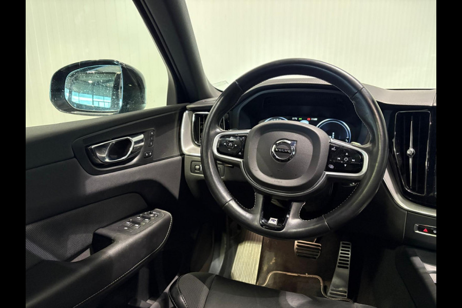 Volvo XC60 T8 R-Design ACC Schuif-kanteldak Parkeercamera Stoelverwarming 390pk