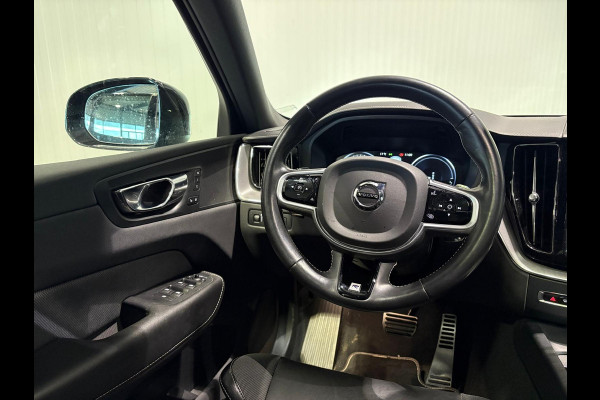 Volvo XC60 T8 R-Design ACC Schuif-kanteldak Parkeercamera Stoelverwarming 390pk