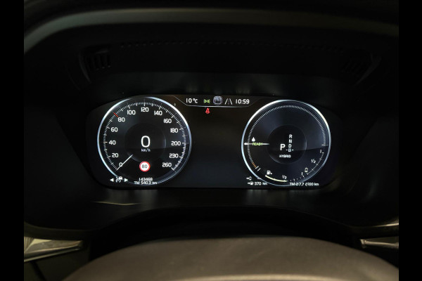 Volvo XC60 T8 R-Design ACC Schuif-kanteldak Parkeercamera Stoelverwarming 390pk