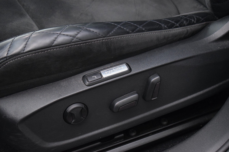 Volkswagen ID.3 First Max 58 kWh | Pano | Stuur- en Stoelverw. | Massage | HUD