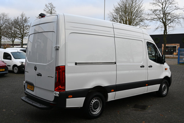Mercedes-Benz Sprinter 317 CDI L2H2 Pro LED, Geveerde stoel, MBUX Navigatie, Aflegvak boven hemel