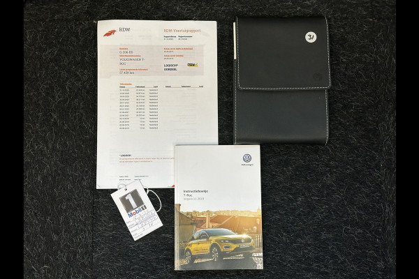 Volkswagen T-Roc 1.5 TSI 150pk DSG | ACC | Origineel NL | BOVAG Garantie | Trekhaak 1500kg | Camera | Lane Assist | Groot Navi | Carplay | Climat Getint Glas | 17'' | Adaptieve Cruise Control | Parkeercamera | Caravantrekker!